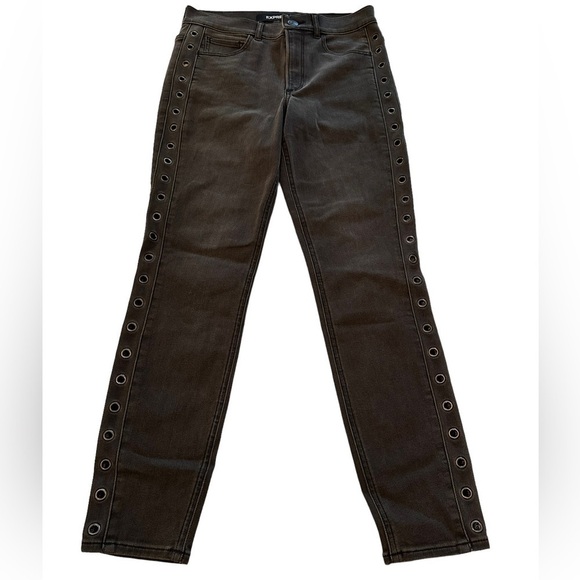 Express NWT Mid Rise Gray Legging Jeans with Grommets SHORT inseam - Picture 1 of 7